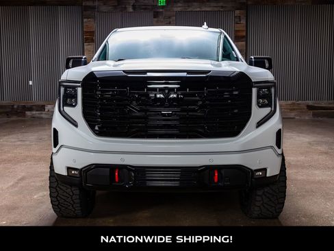 Used 2024 GMC Sierra 1500 AT4 w/ Technology Package image 4