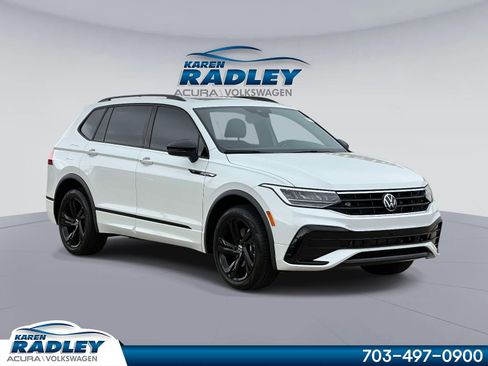 Certified 2024 Volkswagen Tiguan SE R-Line AWD/4WD image 1