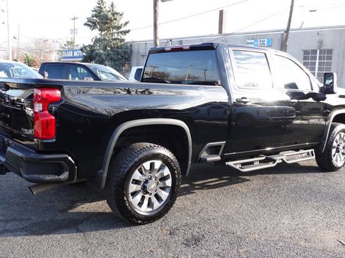 Used 2025 Chevrolet Silverado 2500 Custom w/ Custom Value Package image 3