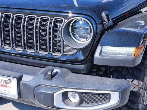 New 2026 Jeep Gladiator Sport AWD/4WD image 9