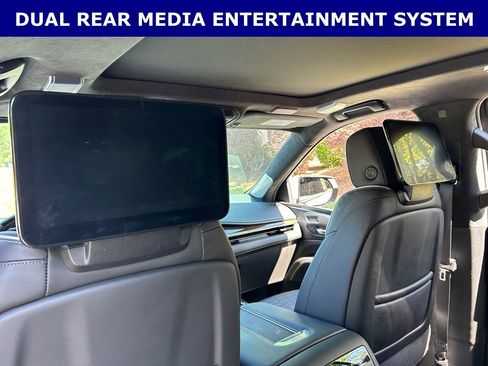 Used 2024 Cadillac Escalade Sport Platinum w/ LPO, ONYX Package AWD/4WD image 4