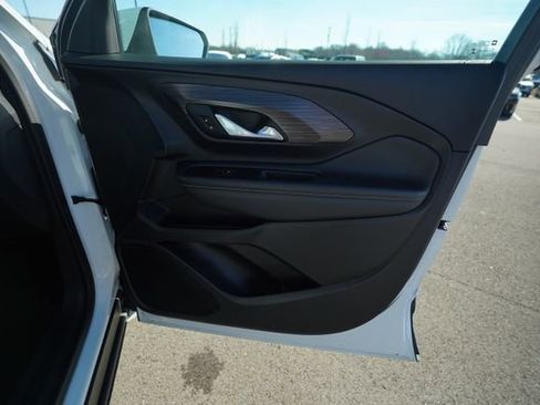 Used 2023 GMC Terrain SLT image 20