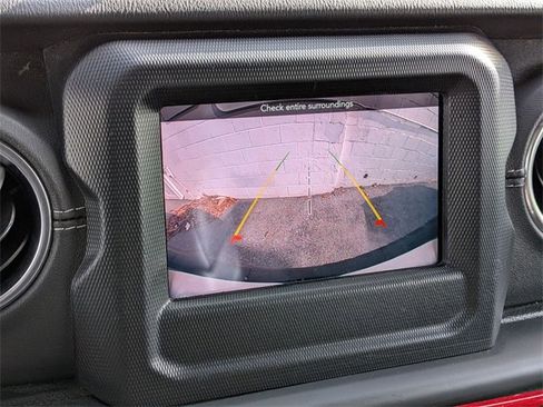 Used 2019 Jeep Wrangler Unlimited Sahara w/ Cold Weather Group image 22