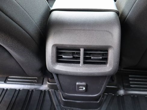 Used 2021 Chevrolet Equinox LT image 32