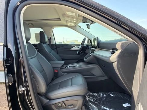New 2026 Ford Explorer Active w/ Active Comfort Package AWD/4WD image 9