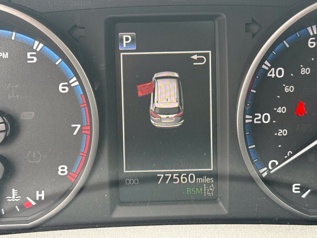 Used 2018 Toyota RAV4 XLE FWD image 13