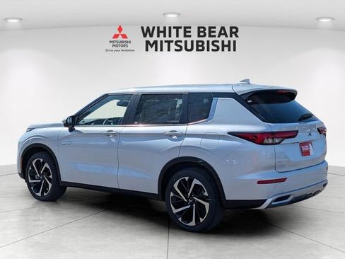 New 2025 Mitsubishi Outlander SE AWD/4WD image 2