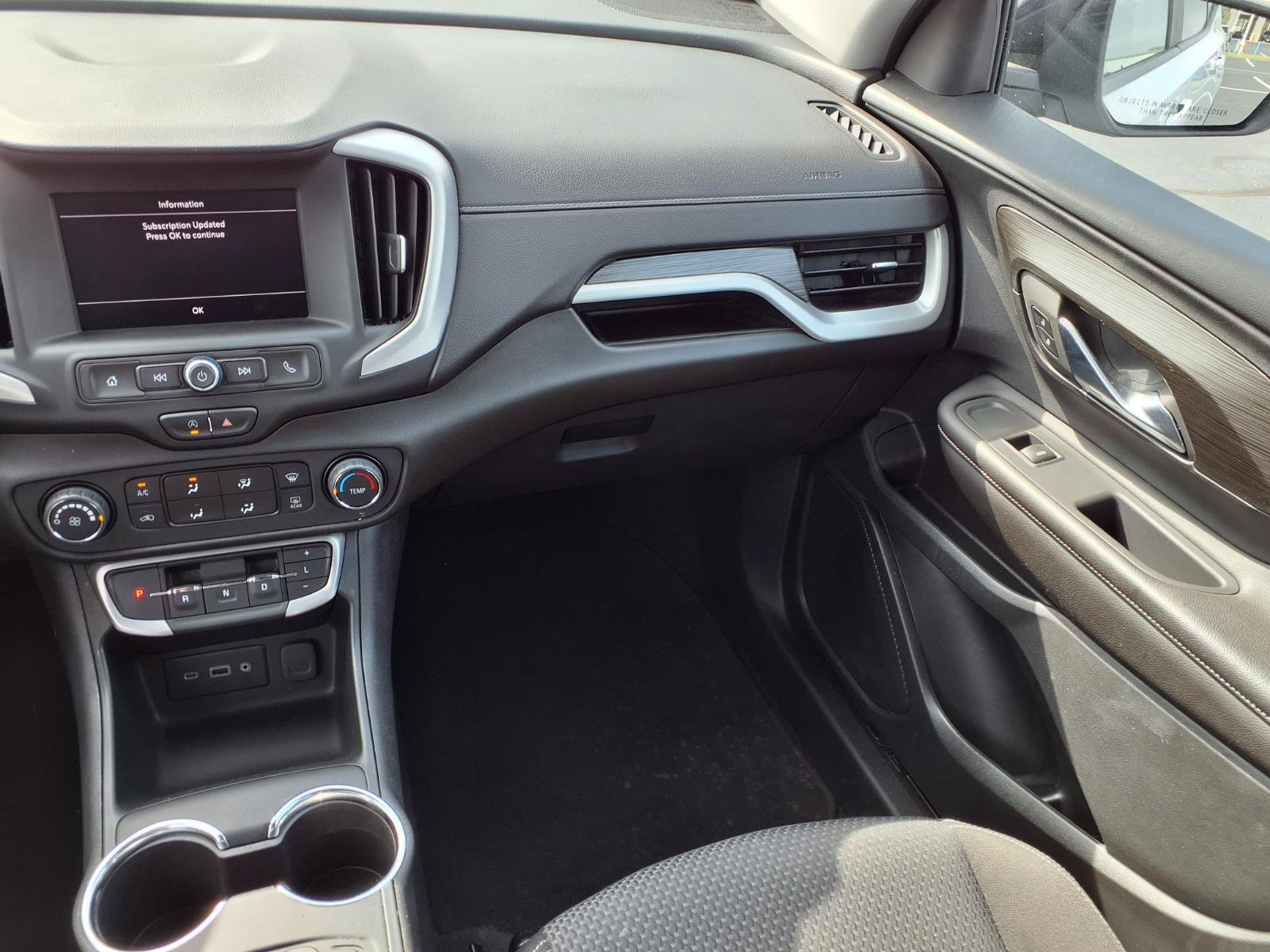 Used 2022 GMC Terrain SLE w/ Elevation Edition FWD image 4