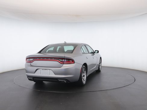 Used 2016 Dodge Charger SXT image 25