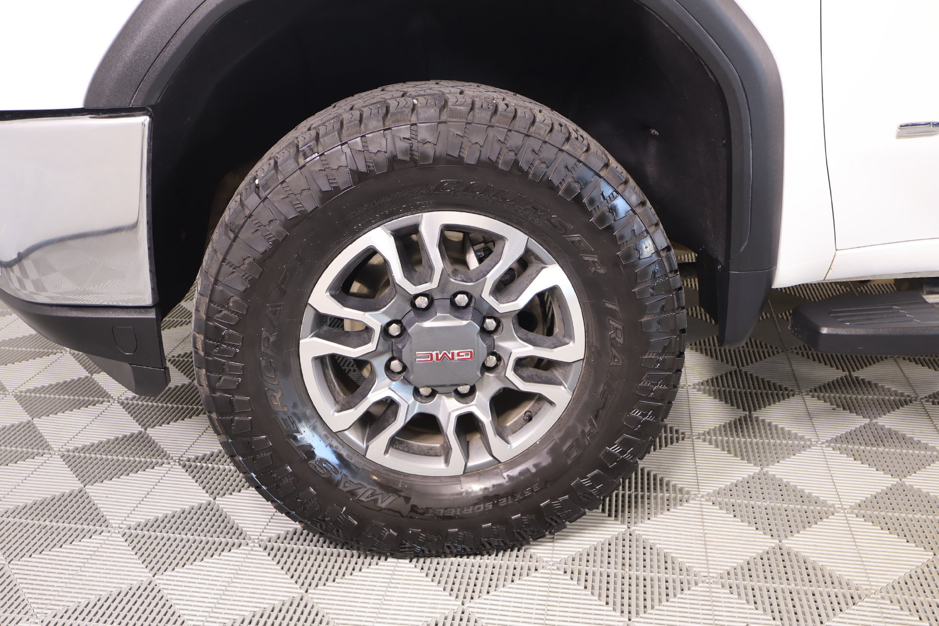 Used 2022 GMC Sierra 2500 SLE w/ SLE Value Package; AWD/4WD image 17