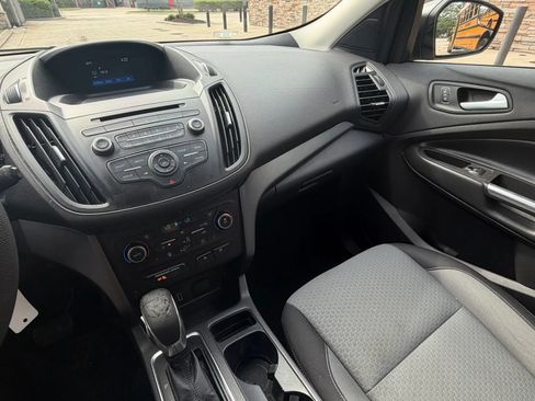Used 2018 Ford Escape SE FWD image 12