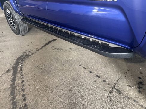 Used 2023 Toyota Tacoma TRD Sport image 8