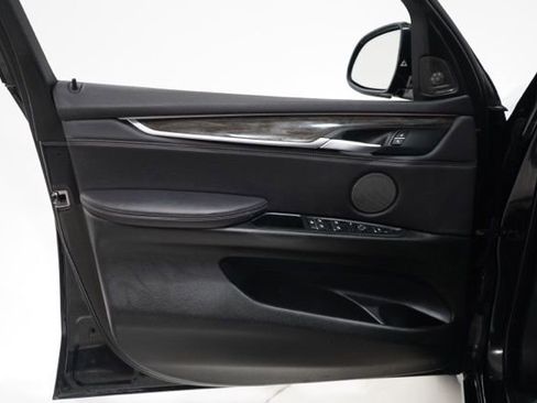 Used 2018 BMW X5 xDrive40e image 19