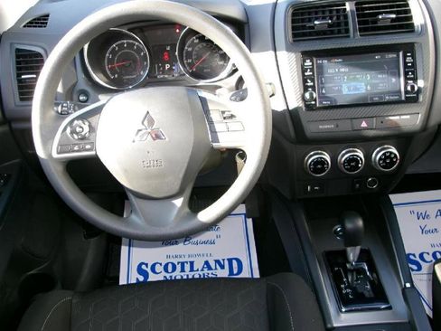 Used 2025 Mitsubishi Outlander Sport ES AWD/4WD image 11