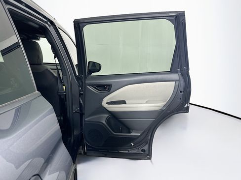 Used 2025 Subaru Forester image 28