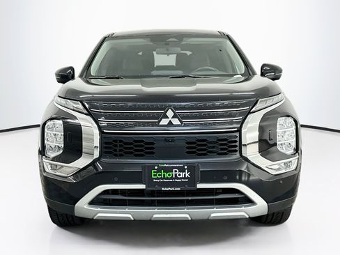 Used 2024 Mitsubishi Outlander SE AWD/4WD image 2