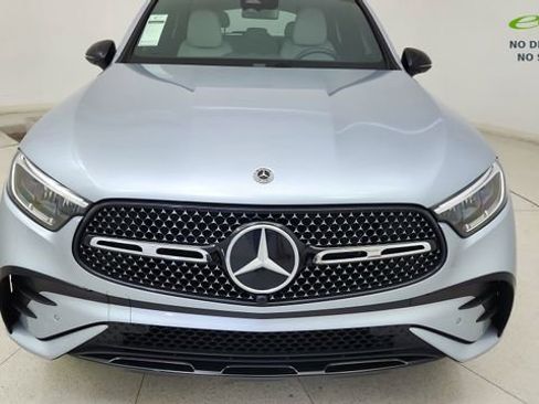 Used 2025 Mercedes-Benz GLC 350e 4MATIC w/ AMG Line image 9