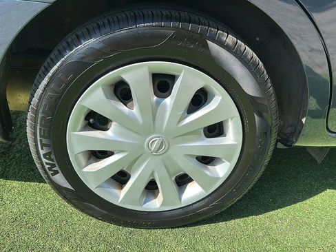 Used 2017 Nissan Versa S Plus image 43