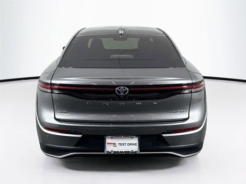 Used 2023 Toyota Crown Limited image 13