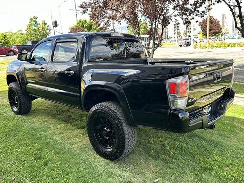 Used 2019 Toyota Tacoma Limited AWD/4WD image 9