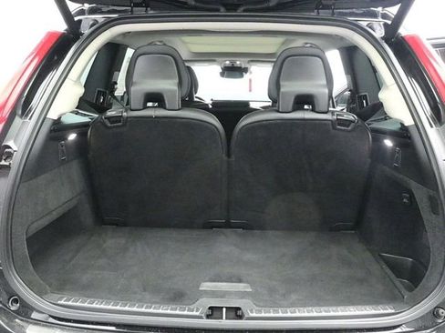Used 2020 Volvo XC90 T6 Momentum image 11