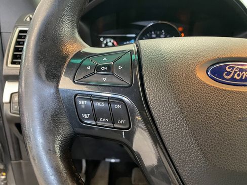 Used 2016 Ford Explorer XLT w/ Equipment Group 202A AWD/4WD image 10