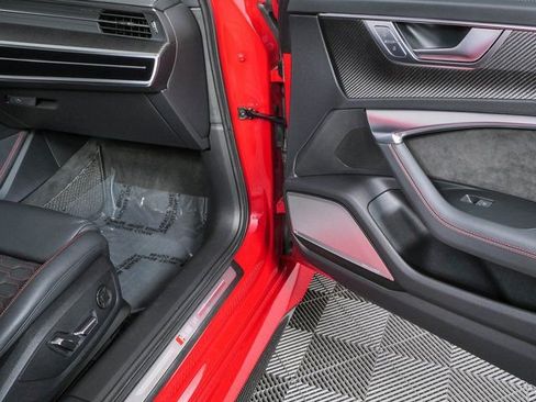 Used 2021 Audi RS 6 w/ Carbon Optic Package AWD/4WD image 21