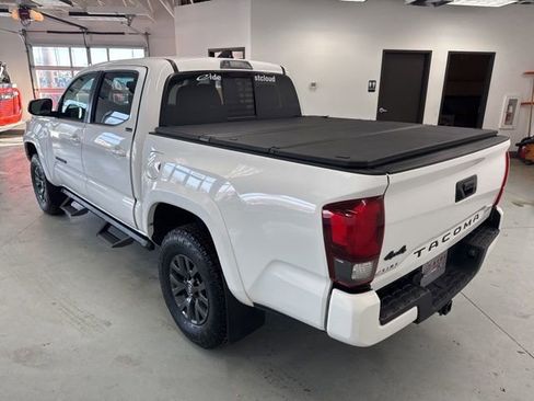 Used 2023 Toyota Tacoma SR5 w/ Technology Package image 8