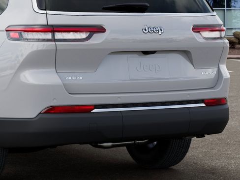 New 2026 Jeep Grand Cherokee L 4WD image 13