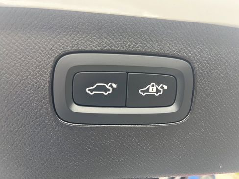 Used 2022 Volvo XC90 T6 Inscription w/ Lounge Package image 16