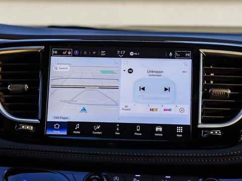 New 2026 Chrysler Pacifica Pinnacle image 15