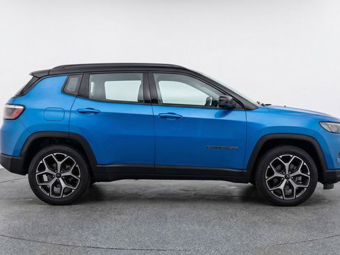 Used 2025 Jeep Compass Limited AWD/4WD image 11