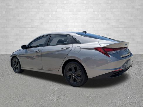 Used 2023 Hyundai Elantra SEL FWD image 4