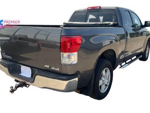 Used 2012 Toyota Tundra 4x4 Double Cab w/ SR5 Pkg image 5