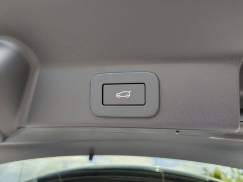 New 2026 Jaguar F-PACE R-Dynamic S image 8