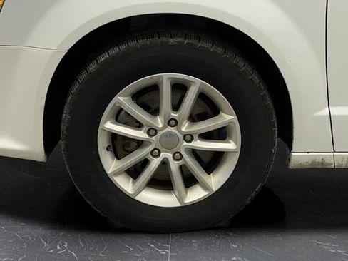 Used 2019 Dodge Grand Caravan SXT image 35