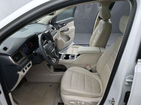 Used 2023 GMC Acadia Denali w/ Denali Ultimate Package FWD image 13