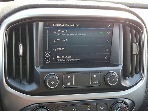 Used 2022 Chevrolet Colorado LT w/ LT Convenience Package image 16