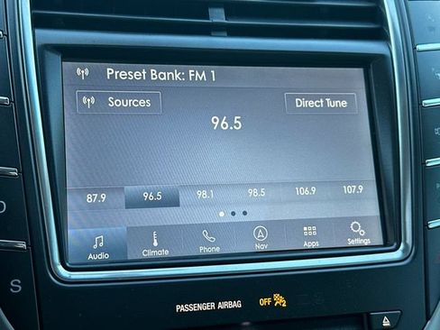 Used 2019 Lincoln Nautilus Reserve AWD/4WD image 17
