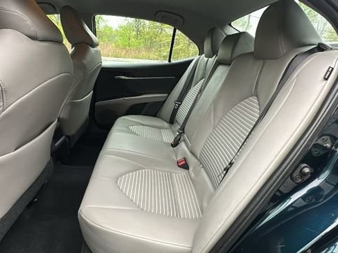 Used 2020 Toyota Camry SE w/ Carpet Mat Package FWD image 27