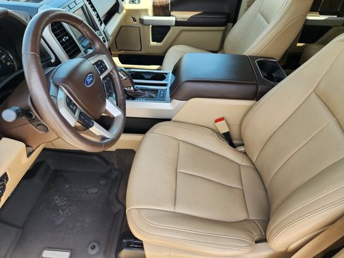 Used 2019 Ford F150 Lariat w/ Equipment Group 502A Luxury AWD/4WD image 13