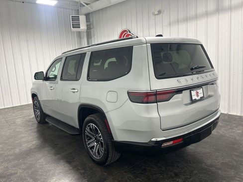 Used 2024 Jeep Wagoneer Series II w/ Flexible Seating Group AWD/4WD image 2
