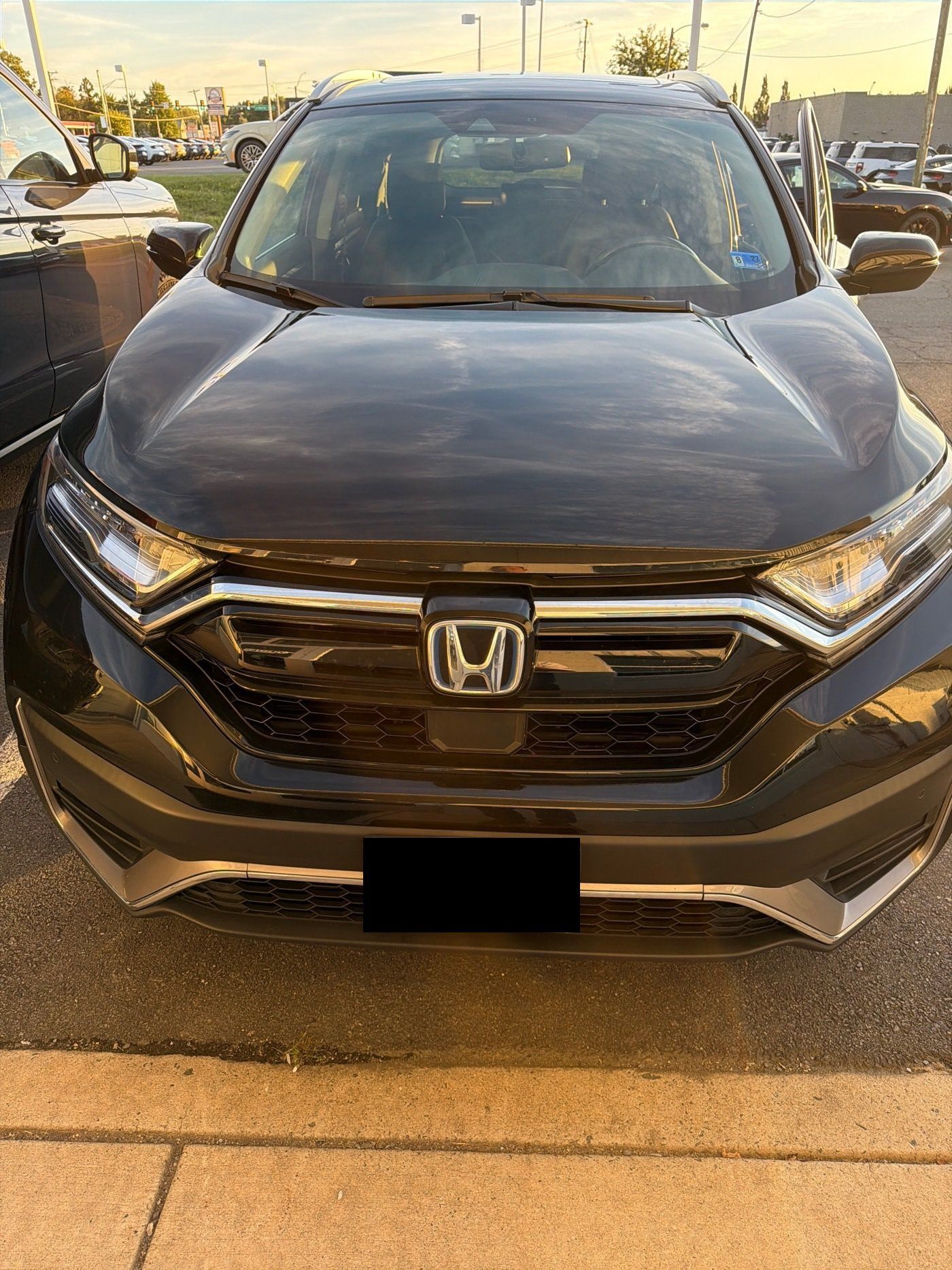 Used 2022 Honda CR-V Touring image 2