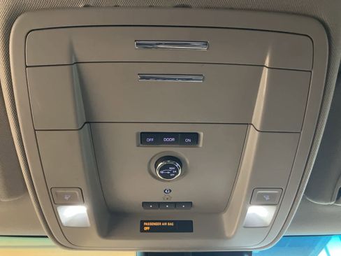 Used 2019 Chevrolet Tahoe LT image 24