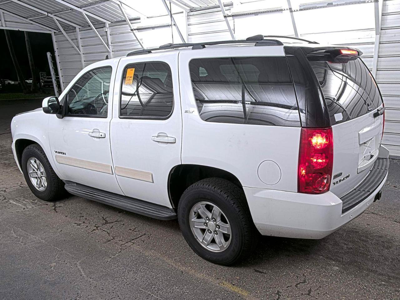 Used 2011 GMC Yukon SLT RWD image 5