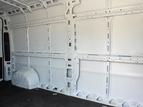 Used 2025 RAM ProMaster 2500 w/ Convenience Group FWD image 17
