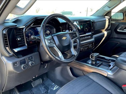 Used 2022 Chevrolet Silverado 1500 LT image 13