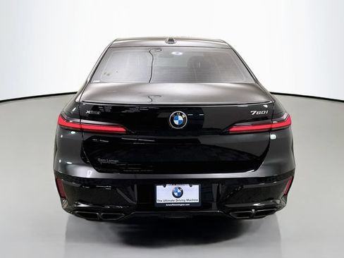 Used 2025 BMW 760i xDrive AWD/4WD image 6