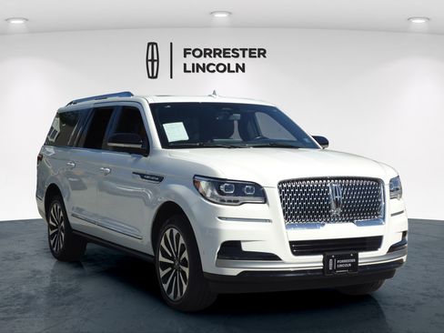 Certified 2024 Lincoln Navigator L Reserve AWD/4WD image 1