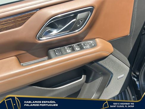 Used 2024 Chevrolet Suburban High Country AWD/4WD image 11